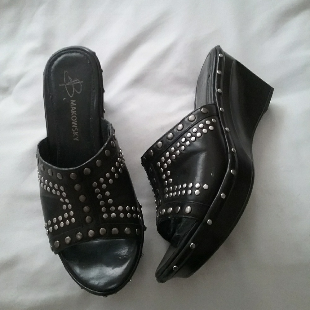 B Makowski Wedge sandals